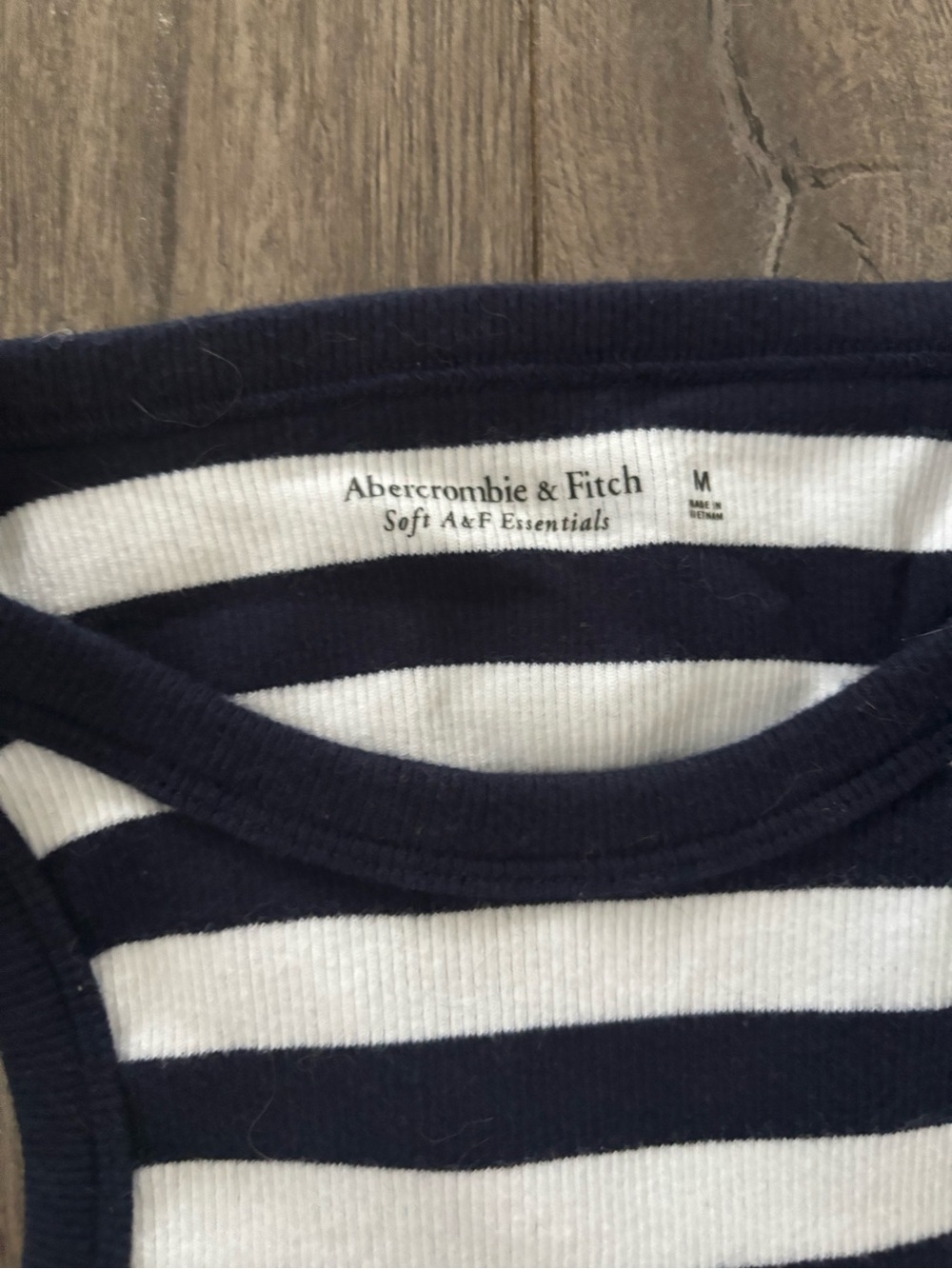 A&F tank bundle size medium - Picture 3 of 8